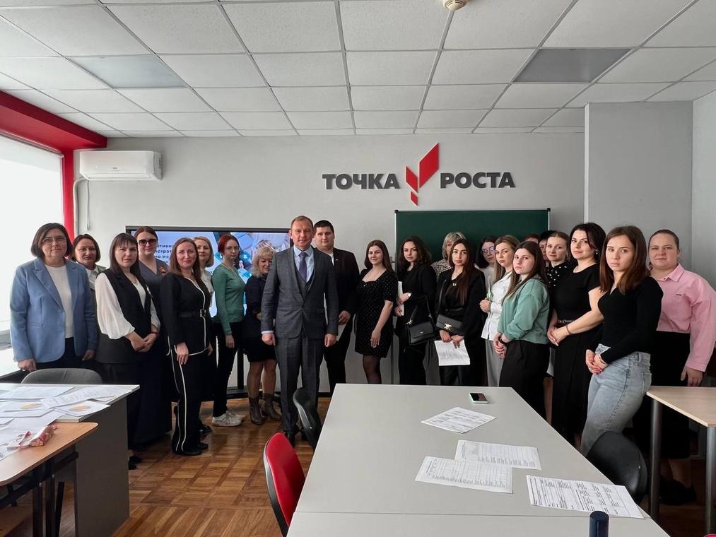 Школа учительского роста: механизмы и проектные линии.